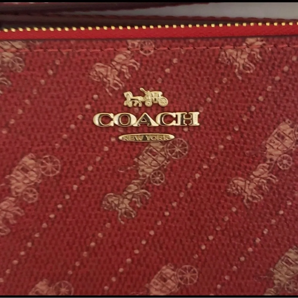 Coach Classic Horse & Carriage Wristlet Corner Zip